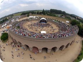 „Tag der Begegnung“: Blick in das Amphitheater im LVR-Archäologischen Park Xanten.